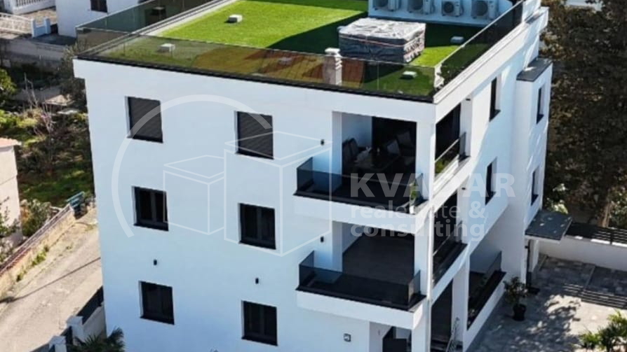 BEZ PROVIZIJE&ast;&ast;&ast;30m od mora &excl;&excl; Moderna ku&cacute;a&sol; 5 apartmana&sol;ukupne povr&scaron;ine 400 m2 &excl;&excl;