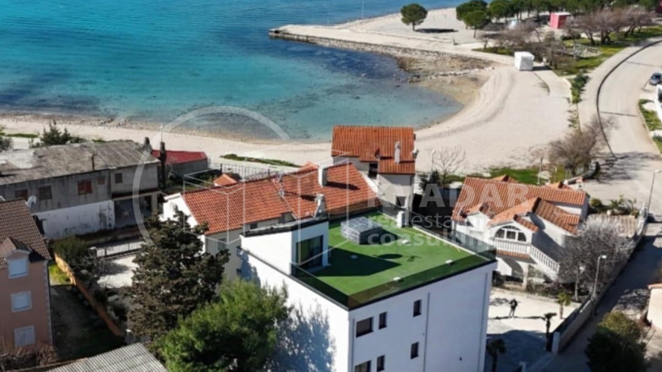 BEZ PROVIZIJE&ast;&ast;&ast;Prodaje se luksuzan stan &plus; studio apartman na Srimi&sol;95 m2&sol;30 m od mora