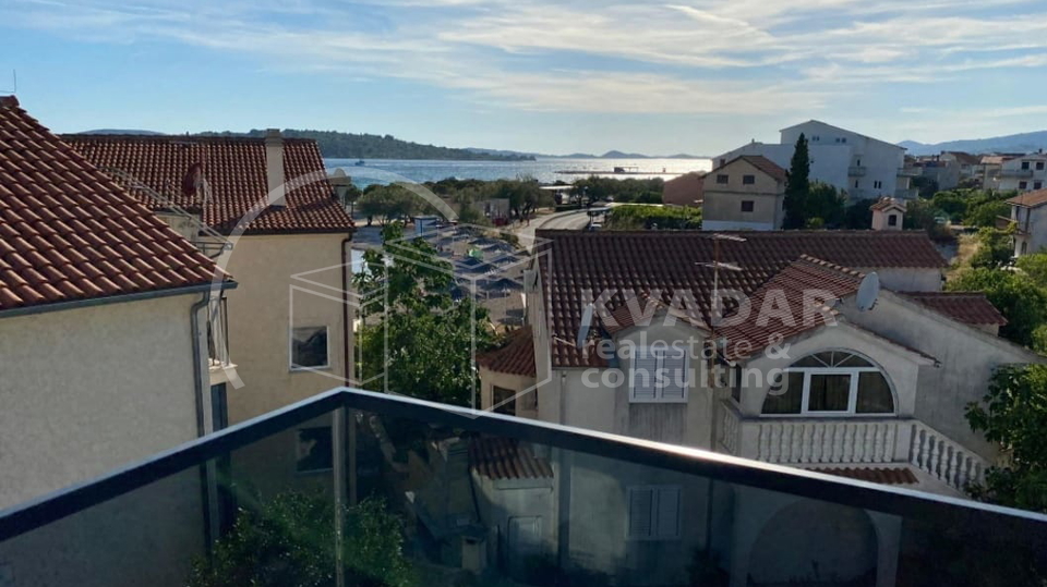 BEZ PROVIZIJE&ast;&ast;&ast;Prodaje se luksuzan stan &plus; studio apartman na Srimi&sol;95 m2&sol;30 m od mora