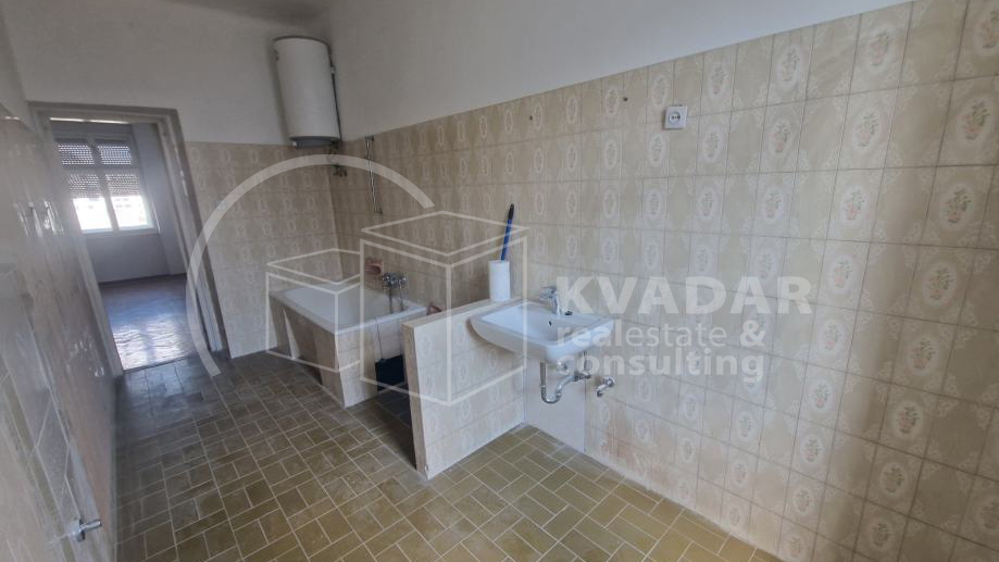 URED ZA ZAKUP 120 m2 &sol; SAVSKA CESTA &sol;  IZVRSNA LOKACIJA&excl;