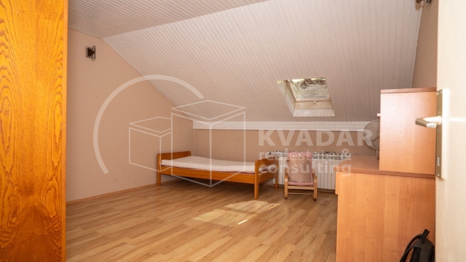 ZAGREB&sol;TU&Scaron;KANAC-KRALJEVEC&sol;7-SOBNA&sol;PREKRASNA KU&Cacute;A&plus;VRT&sol;OKRU&Zcaron;ENA PREDIVNOM PRIRODOM&excl;