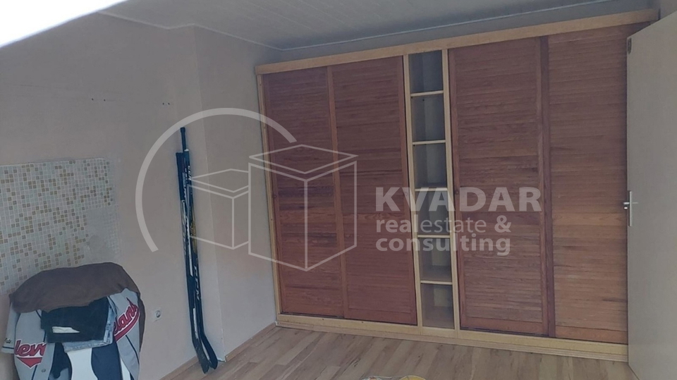 ZAGREB&sol;TU&Scaron;KANAC-KRALJEVEC&sol;7-SOBNA&sol;PREKRASNA KU&Cacute;A&plus;VRT&sol;OKRU&Zcaron;ENA PREDIVNOM PRIRODOM&excl;
