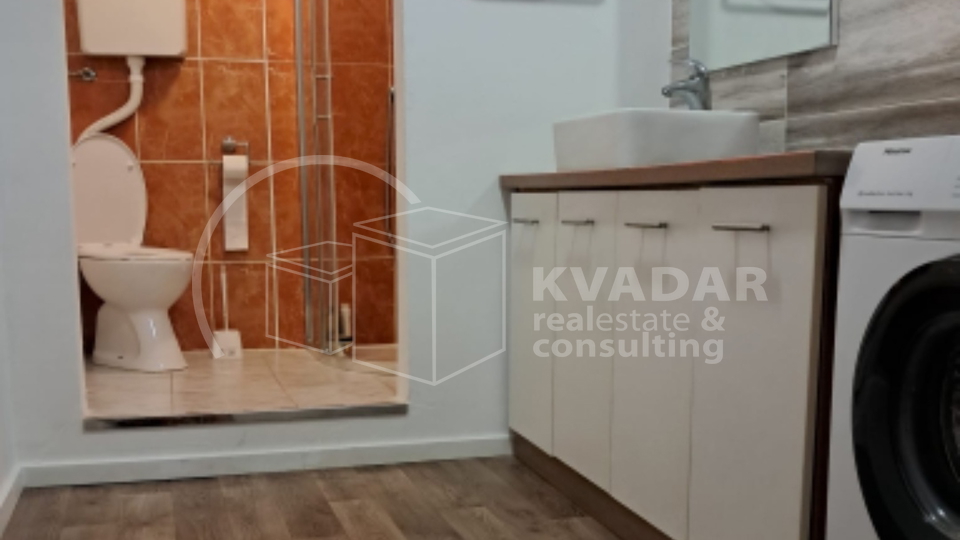 Commercial Property, 50 m2, For Rent, Šibenik - Dolac