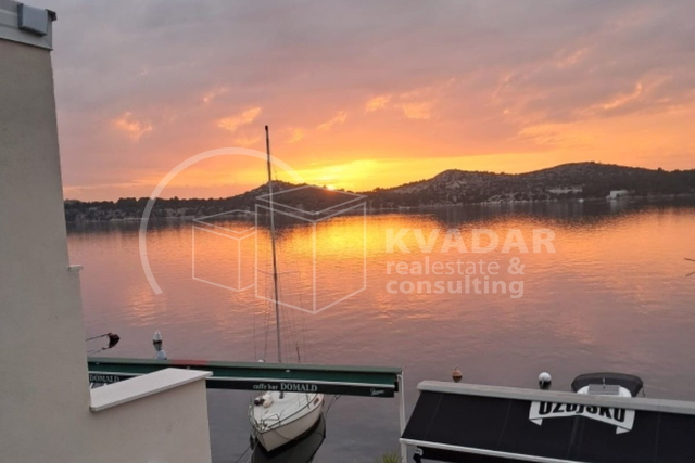Commercial Property, 180 m2, For Rent, Šibenik - Dolac