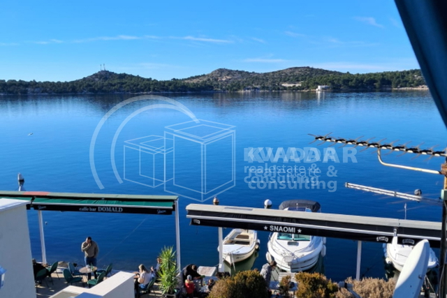 SJAJNA PRILIKA ZA INVESTICIJU!ŠIBENIK/1.RED DO MORA(RIVA) POSLOVNI PROSTOR(49,82 m2)