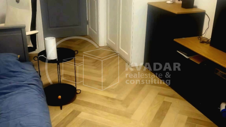 JEDINSTVENA PRILIKA&excl; PREKRASAN 3-SOBAN STAN U VINOGRADSKOJ ULICI&excl;