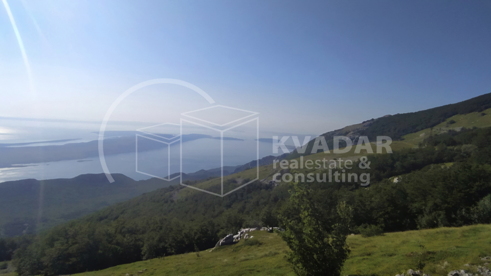 JEDINSTVENA PRILIKA&excl;  Impozantno imanje s golemim turisti&ccaron;kim potencijalom &ndash; Ku&cacute;a 180 m&sup2;&comma; gara&zcaron;e&comma; radiona i top lokacija&excl;