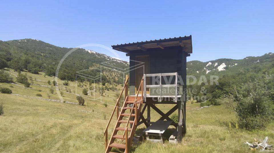 JEDINSTVENA PRILIKA&excl;  Impozantno imanje s golemim turisti&ccaron;kim potencijalom &ndash; Ku&cacute;a 180 m&sup2;&comma; gara&zcaron;e&comma; radiona i top lokacija&excl;