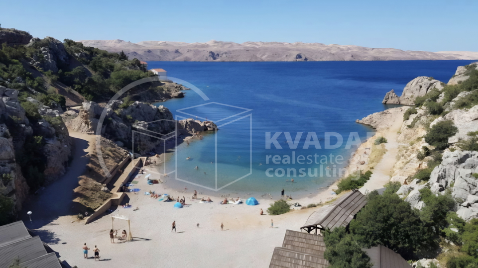 JEDINSTVENA PRILIKA&excl;  Impozantno imanje s golemim turisti&ccaron;kim potencijalom &ndash; Ku&cacute;a 180 m&sup2;&comma; gara&zcaron;e&comma; radiona i top lokacija&excl;