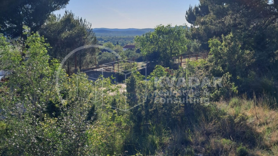 ZADAR-STANKOVCI&sol;gra&dstrok;evinsko zemlji&scaron;te 750m2 -dobra lokacija&excl;&excl;