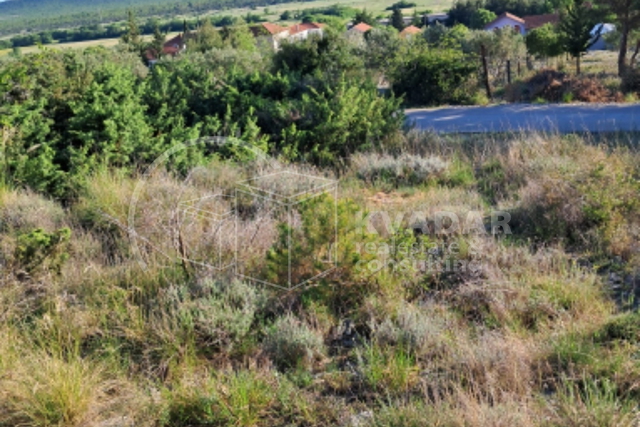 ZADAR-STANKOVCI/građevinsko zemljište 750m2 -dobra lokacija!!