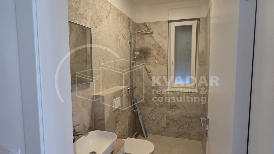 Zadar/novogradnja-luksuzan stan 4-sobni-121m2/terasa!