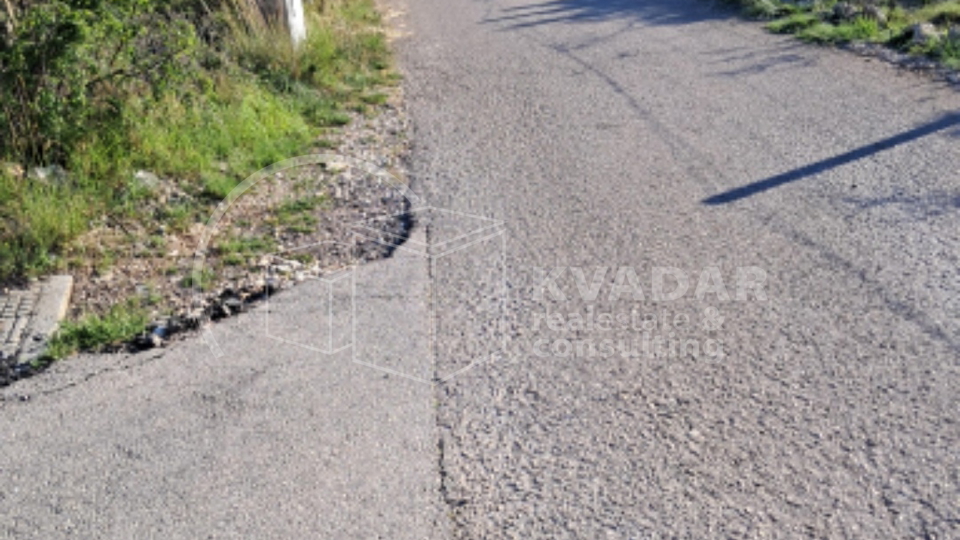 ZADAR-STANKOVCI&sol;gra&dstrok;evinsko zemlji&scaron;te 750m2 -dobra lokacija&excl;&excl;