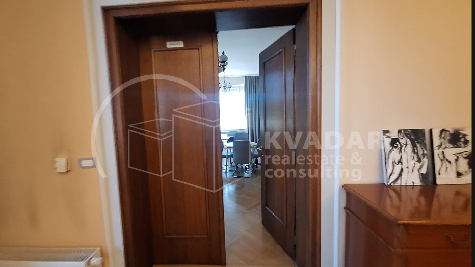 Ekskluzivan poslovni prostor 1130 m&sup2; za najam &ndash; Reprezentativna povijesna zgrada &lpar;M namjena&rpar; sa zatvorenim bazenom i saunom&excl;