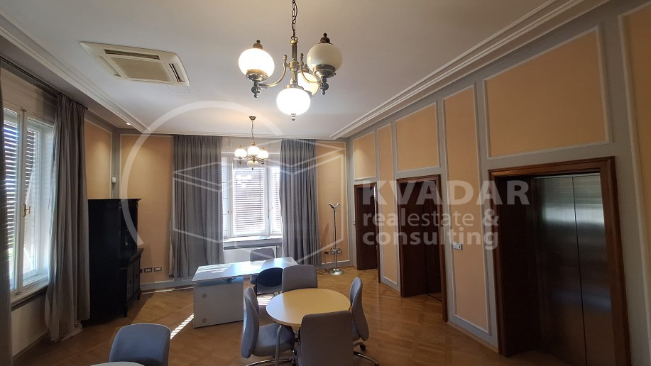Ekskluzivan poslovni prostor 1130 m&sup2; za najam &ndash; Reprezentativna povijesna zgrada &lpar;M namjena&rpar; sa zatvorenim bazenom i saunom&excl;