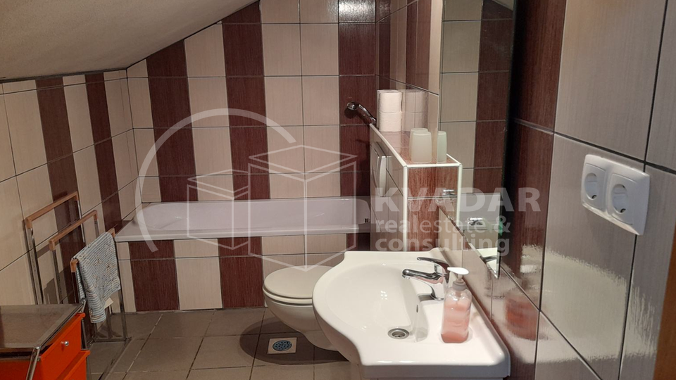 APARTMANSKA KU&Cacute;A - ODLI&Ccaron;NA PRILIKA &excl;&excl;&excl; - 10 STANOVA - SVETI FILIP I JAKOV &lpar;700 m od mora&rpar;