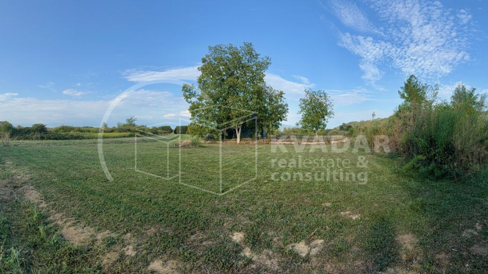 VELIKA RAKOVICA&comma; SAMOBOR &ndash; RAVNA PARCELA 741 m&sup2; - UZ PRIRODU I POTOK