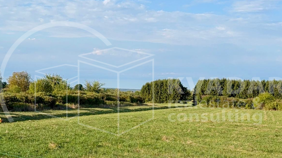 VELIKA RAKOVICA&comma; SAMOBOR &ndash; RAVNA PARCELA 741 m&sup2; - UZ PRIRODU I POTOK