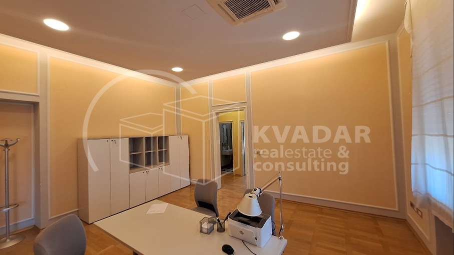 Ekskluzivan poslovni prostor 1130 m&sup2; za najam &ndash; Reprezentativna povijesna zgrada &lpar;M namjena&rpar; sa zatvorenim bazenom i saunom&excl;
