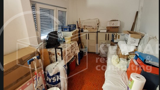 Prodaje se ugodna prizemnica s oku&cacute;nicom u &Ccaron;azmi &ndash; odli&ccaron;na lokacija nadomak centra&excl;