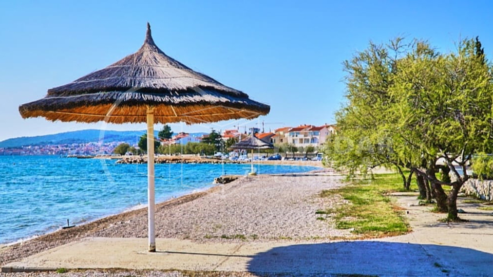 BEZ PROVIZIJE&ast;&ast;&ast;Prodaje se luksuzna VILA  na Srimi s bazenom &sol;134 m2&sol;250m od pla&zcaron;e&sol; Novogradnja &excl;&excl;&excl;