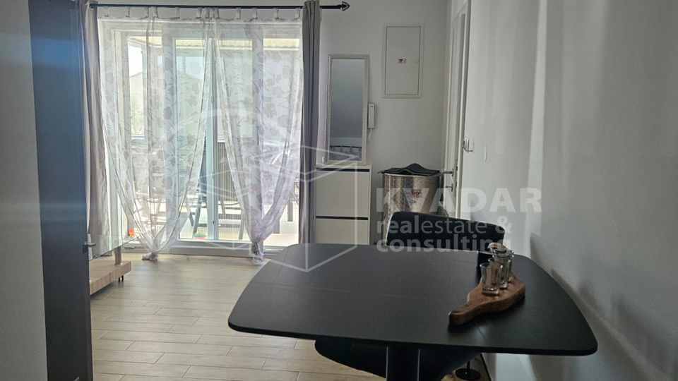 BEZ PROVIZIJE&ast;&ast;&ast; TOP PONUDA &excl;&excl;&excl; Prodaje se moderna  dvojna ku&cacute;a  u Vodicama &sol;152 m2 &sol; Potpuno namje&scaron;teno