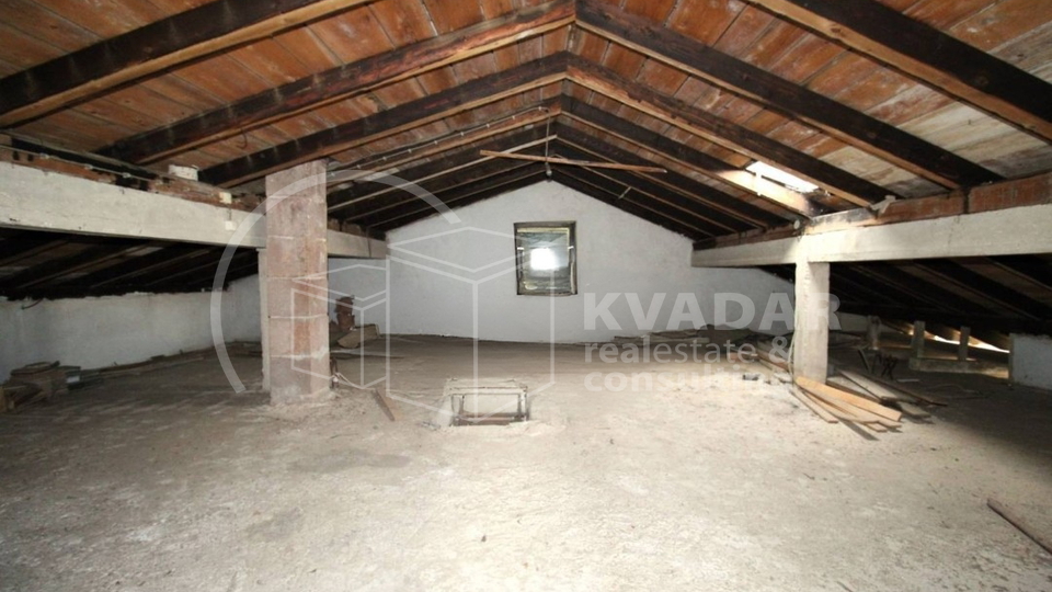 Rijeka/HOSTI, ETAŽA S OKUĆNICOM + visoko potkrovlje ukupno 199,11m2