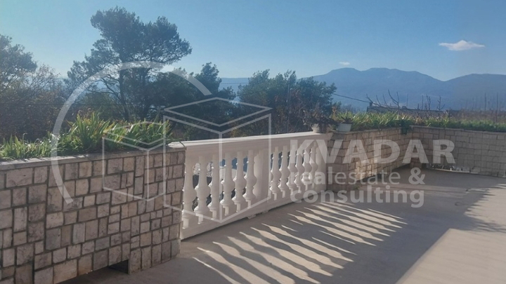 RIJEKA / HOSTI / stan s okućnicom 144,12m2!