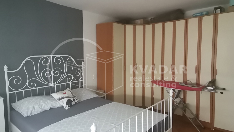 KUTINA,CENTAR1,PREKRASAN DVOSOBAN STAN(51,92 m2)SA BALKONOM