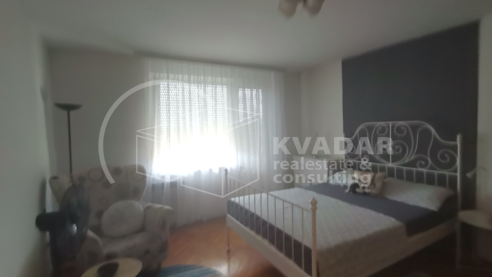 KUTINA,CENTAR1,PREKRASAN DVOSOBAN STAN(51,92 m2)SA BALKONOM