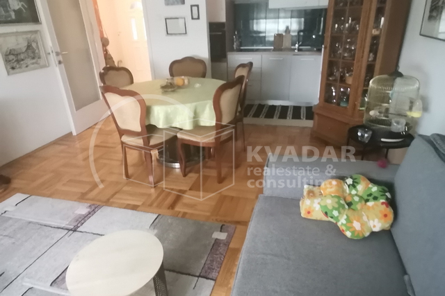 KUTINA,CENTAR1,PREKRASAN DVOSOBAN STAN(51,92 m2)SA BALKONOM