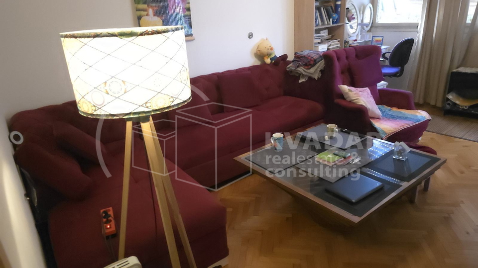 Stan 70m2 na prvom katu - Split - &scaron;iri centar