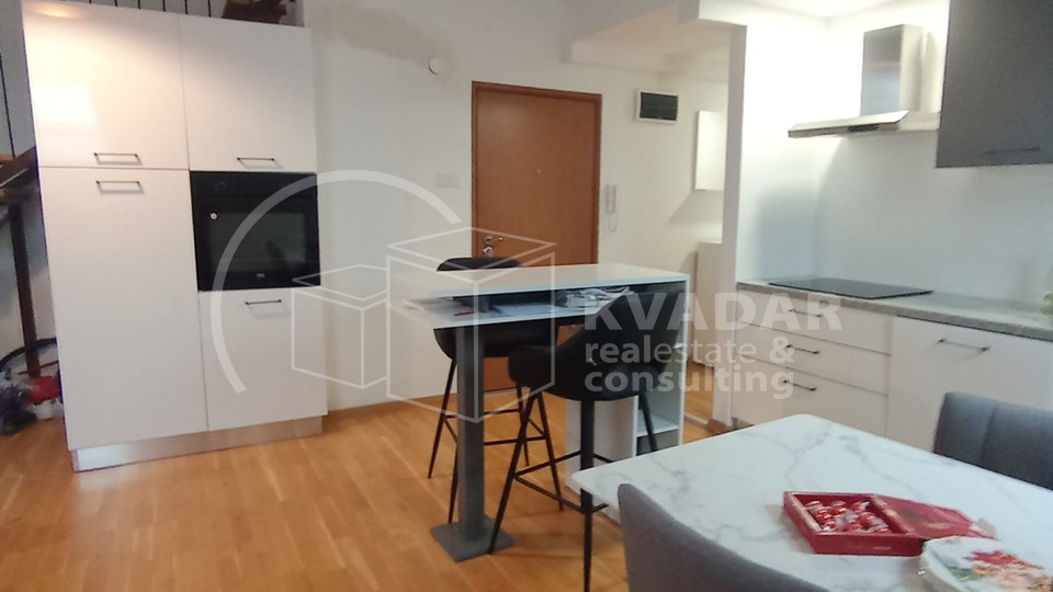 Maksimir/Kušlanova/komforan lijepo uređeni stan za najam/94m2/4-sobni/javni parking!