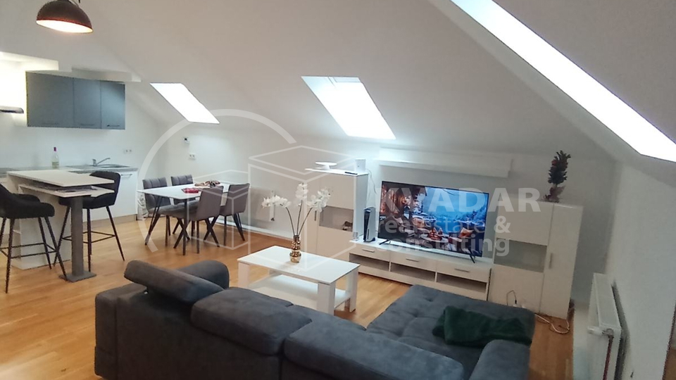 Maksimir/Kušlanova/komforan lijepo uređeni stan za najam/94m2/4-sobni/javni parking!
