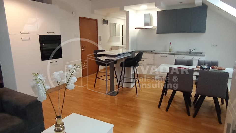 Maksimir/Kušlanova/komforan lijepo uređeni stan za najam/94m2/4-sobni/javni parking!