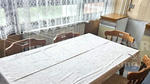 Stan u Španskom, treći kat,  lođa, uredna zgrada s liftom