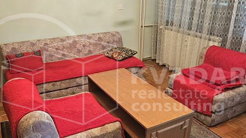 Stan u Španskom, treći kat,  lođa, uredna zgrada s liftom