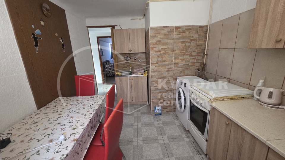 &Ccaron;etvorosoban stan&colon;Zagreb&sol;Tre&scaron;njevka&sol;kri&zcaron;anje Ozaljske i Selske&comma; 65&period;44 m2