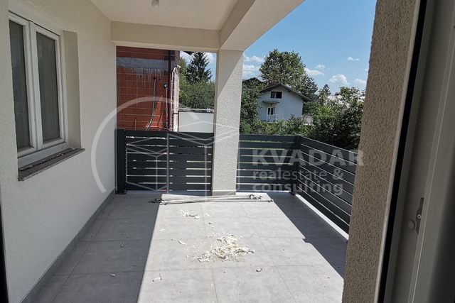 SUPER PRILIKA!DUGO SELO,4-SOBAN STAN (135,73 m2) SA GARAŽOM, 2 SPREMIŠTA I TERASOM