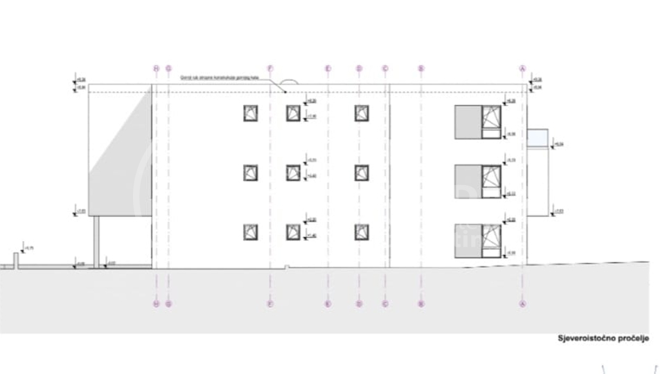 Prodaje se luksuzan stan u Tribunju površine 99 m2 / vrt površine 122 m2 / 200 m od plaže