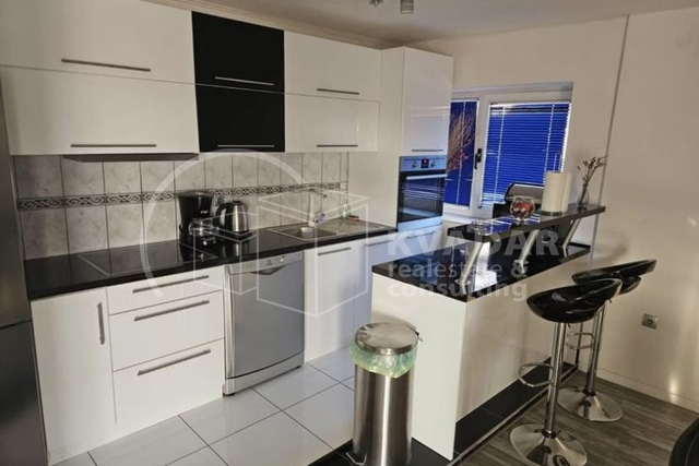 BEZ PROVIZIJE***Prodaje se stan u Šibeniku površine 115 m2 s predivnim pogledom na grad i Šibenski kanal