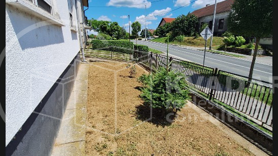 Prodaje se ugodna prizemnica s oku&cacute;nicom u &Ccaron;azmi &ndash; odli&ccaron;na lokacija nadomak centra&excl;