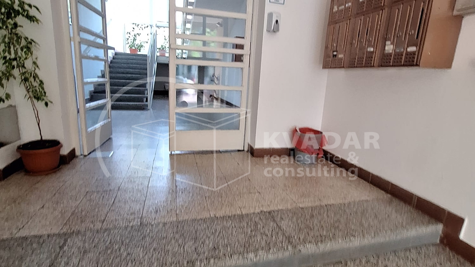 MALEŠNICA/2-SOBAN STAN 49 m2/NA ATRAKTIVNOJ LOKACIJI!