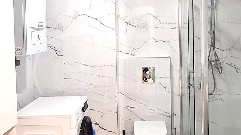 Stan za investiciju ili život – namješten, A+, terasa, parking