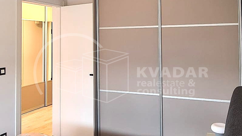 Stan za investiciju ili život – namješten, A+, terasa, parking