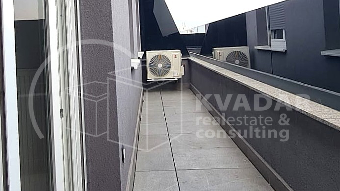 Stan za investiciju ili život – namješten, A+, terasa, parking