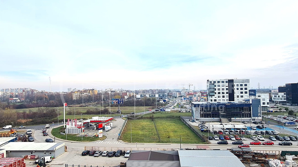 Stan za investiciju ili život – namješten, A+, terasa, parking