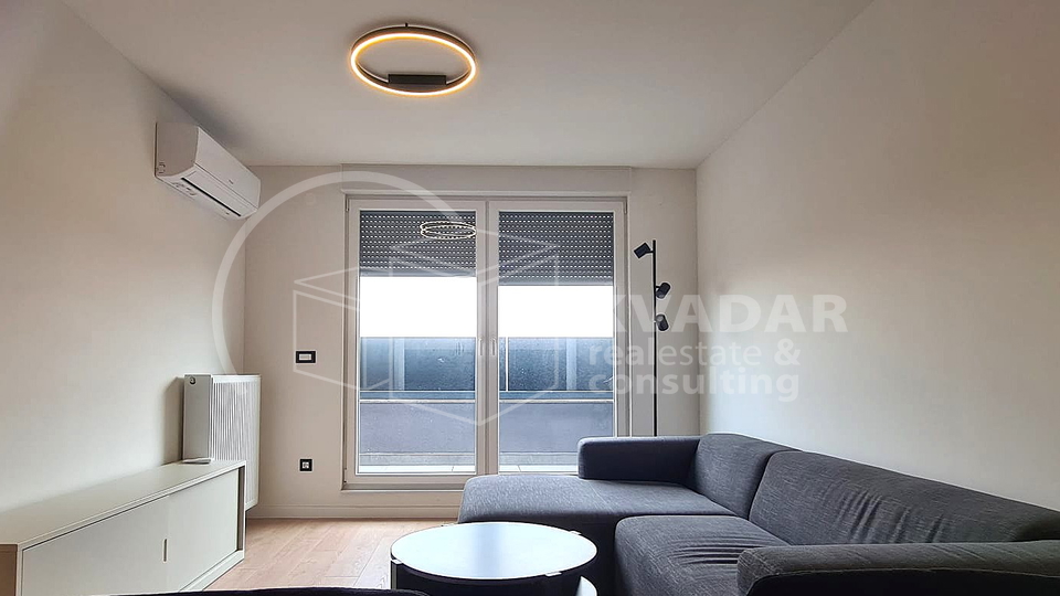 Stan za investiciju ili život – namješten, A+, terasa, parking