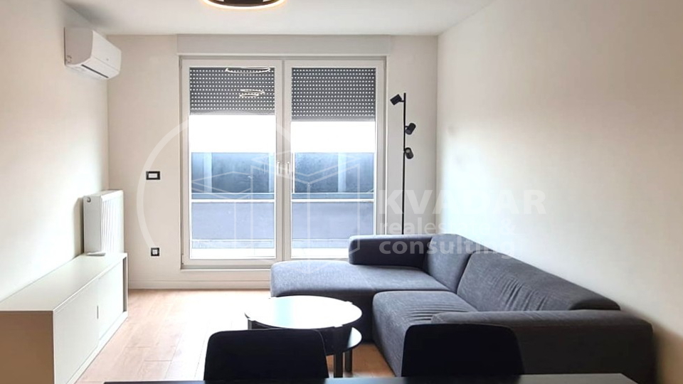 Stan za investiciju ili život – namješten, A+, terasa, parking