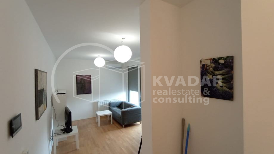 3-soban stan s uklju&ccaron;enim re&zcaron;ijama i parkirnim mjestom u cijeni najma